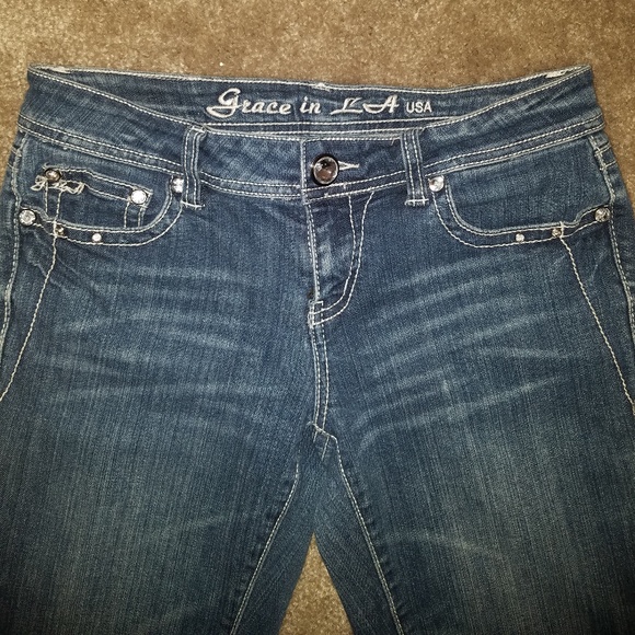 Grace in LA Women's Cross Embroidered Pocket - Picture 4 of 7